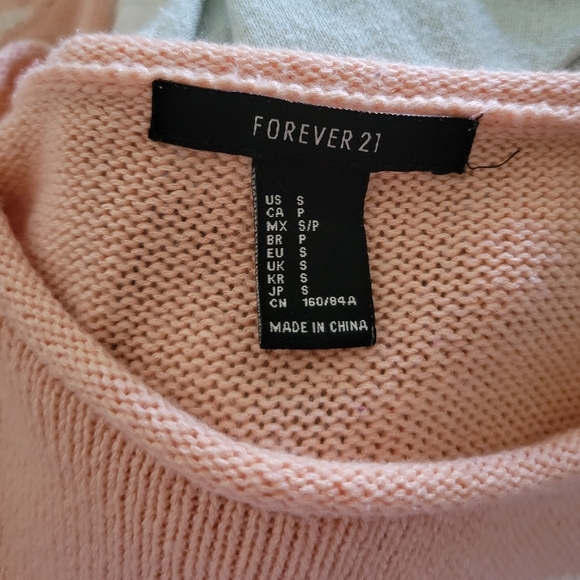 Forever 21 | Distressed Star Sweater - Picture 3 of 7